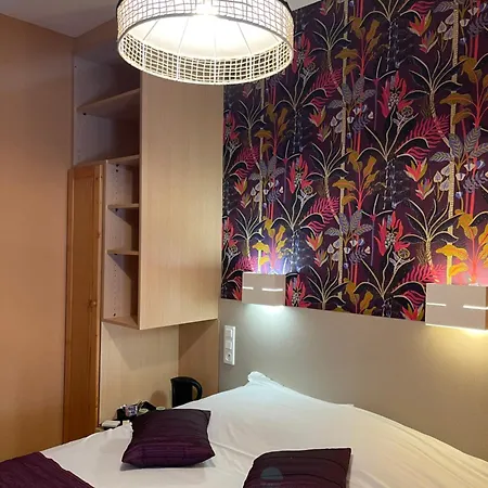 Logis Restaurant Cazes Arazat فندق Laissac