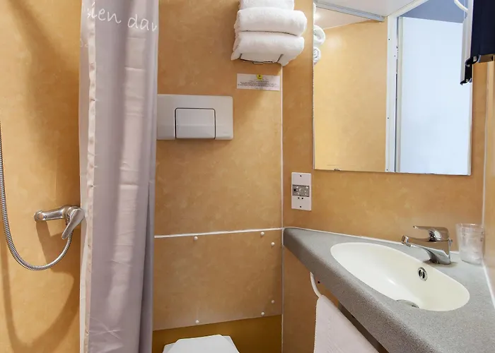 Logis Restaurant Cazes Arazat Hotel 3*