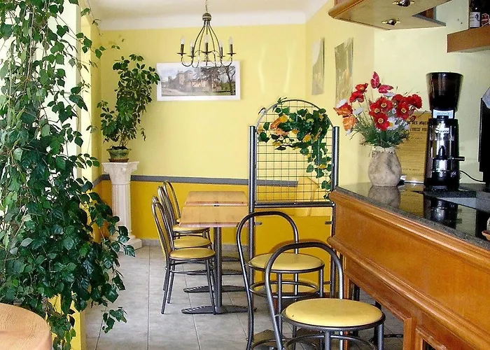 Hotel Logis Restaurant Cazes Arazat 3*