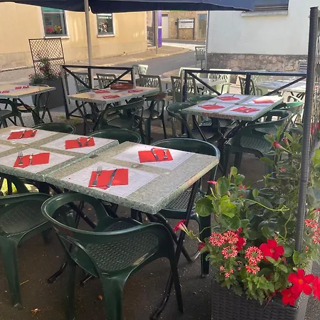 Szálloda Logis Restaurant Cazes Arazat Laissac