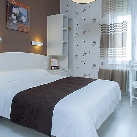 Hotel Logis Restaurant Cazes Arazat Laissac