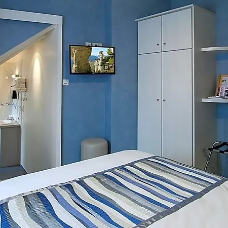Logis Restaurant Cazes Arazat Hotel 3*