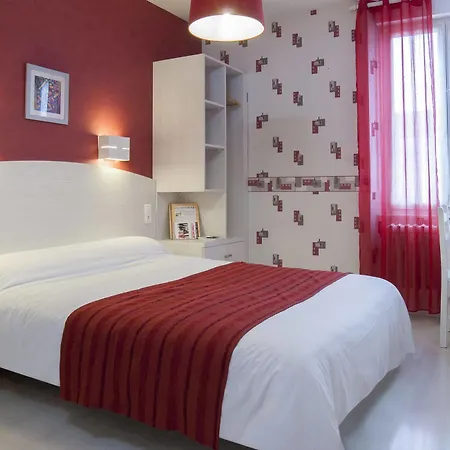 Hotel Logis Restaurant Cazes Arazat Laissac