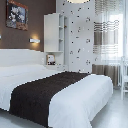 Hotel Logis Restaurant Cazes Arazat