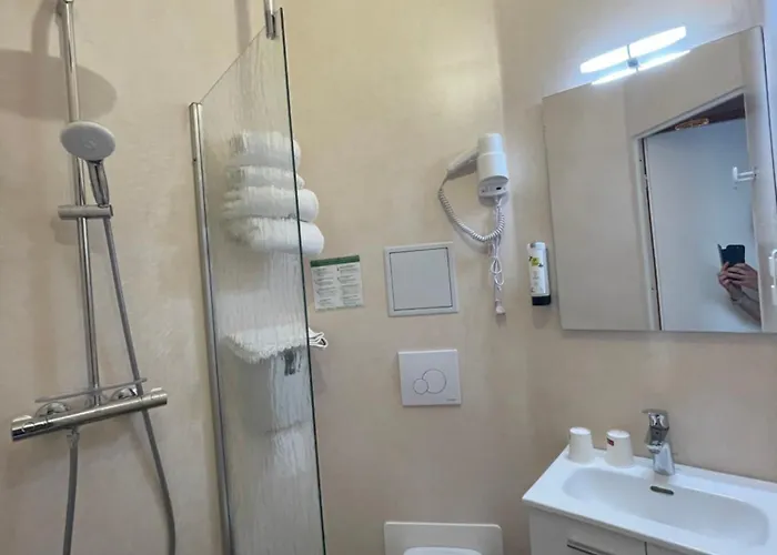 Logis Restaurant Cazes Arazat Hotel