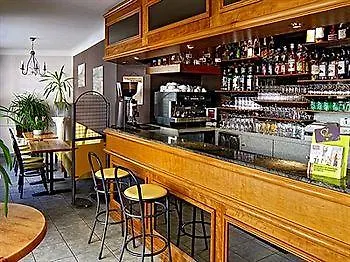 Hotel Logis Restaurant Cazes Arazat Laissac