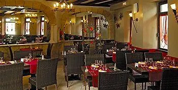 Hotel Logis Restaurant Cazes Arazat Laissac