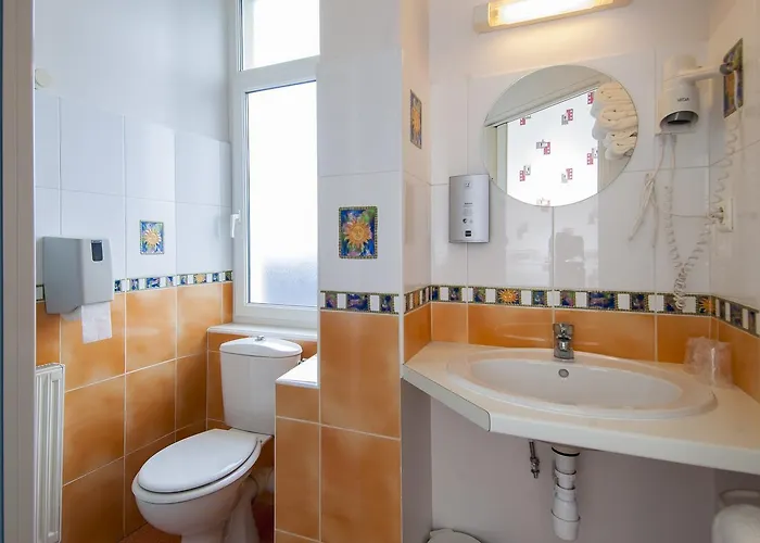 Hotel Logis Restaurant Cazes Arazat