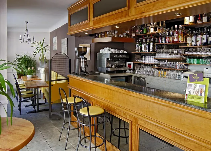 Logis Restaurant Cazes Arazat Hotel Laissac